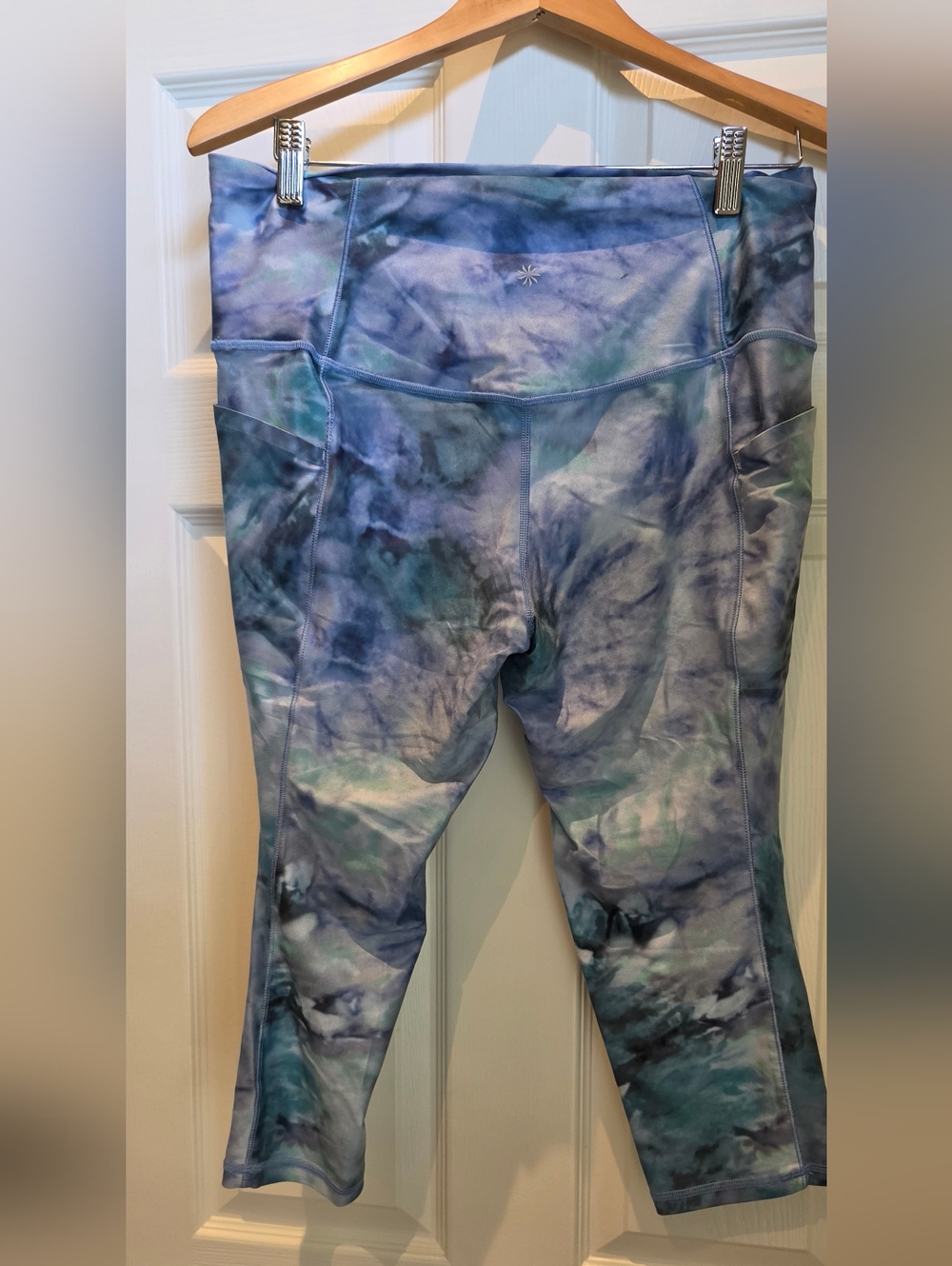 Athleta Girls Purple Green Print Salutation Stash II Capri Leggings W/ Pockets